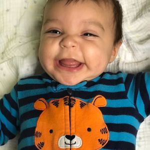 Meet your Posher, Ara